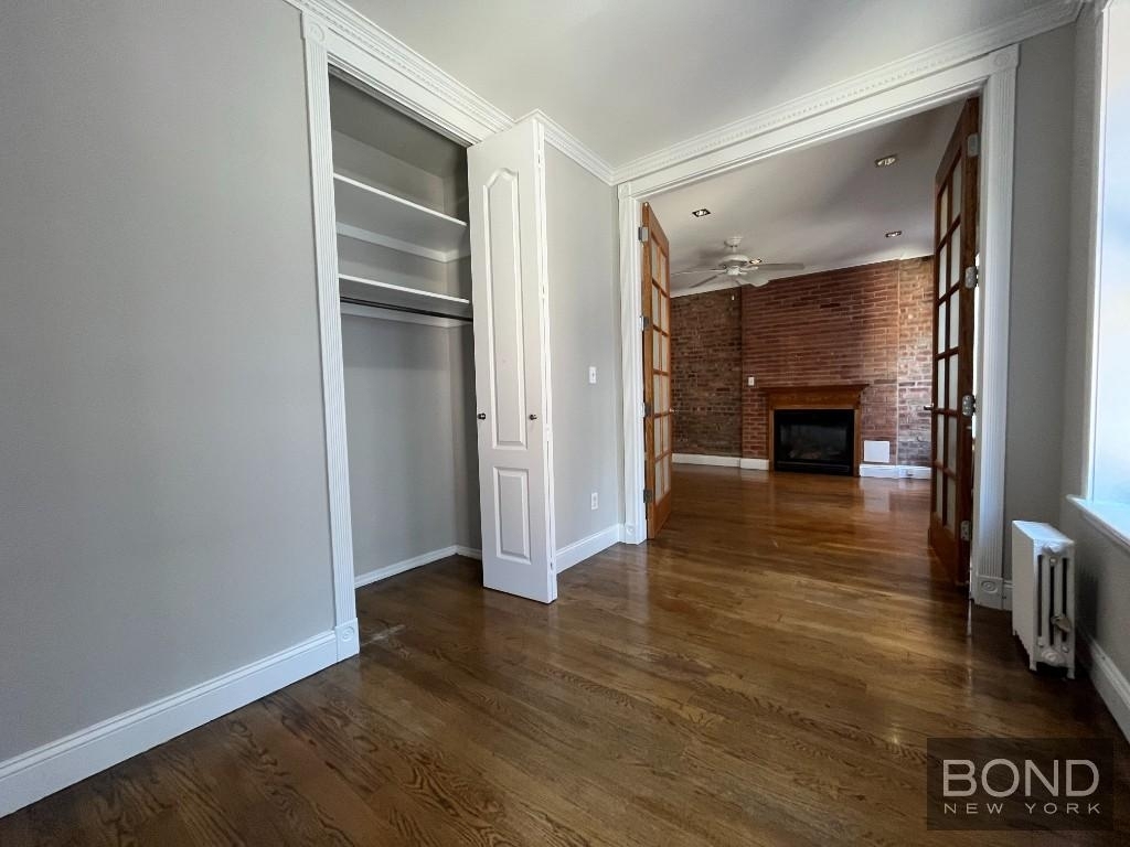 346 East 18th Street - Photo 9