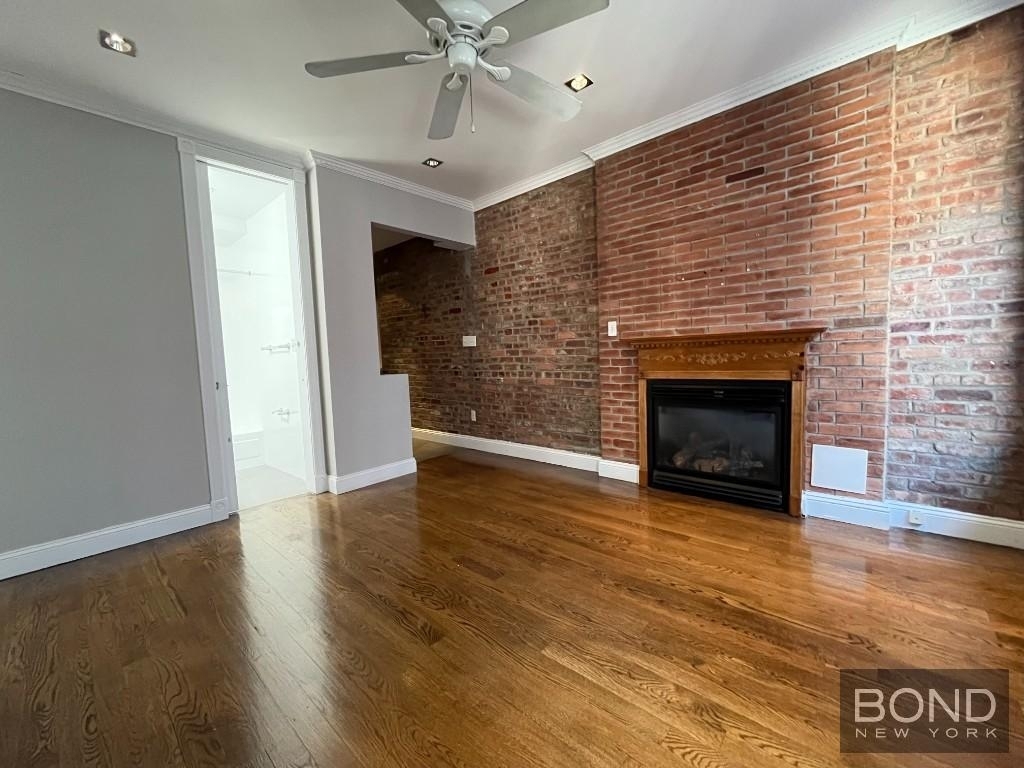 346 East 18th Street - Photo 2