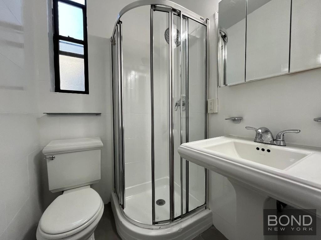 346 East 18th Street - Photo 10