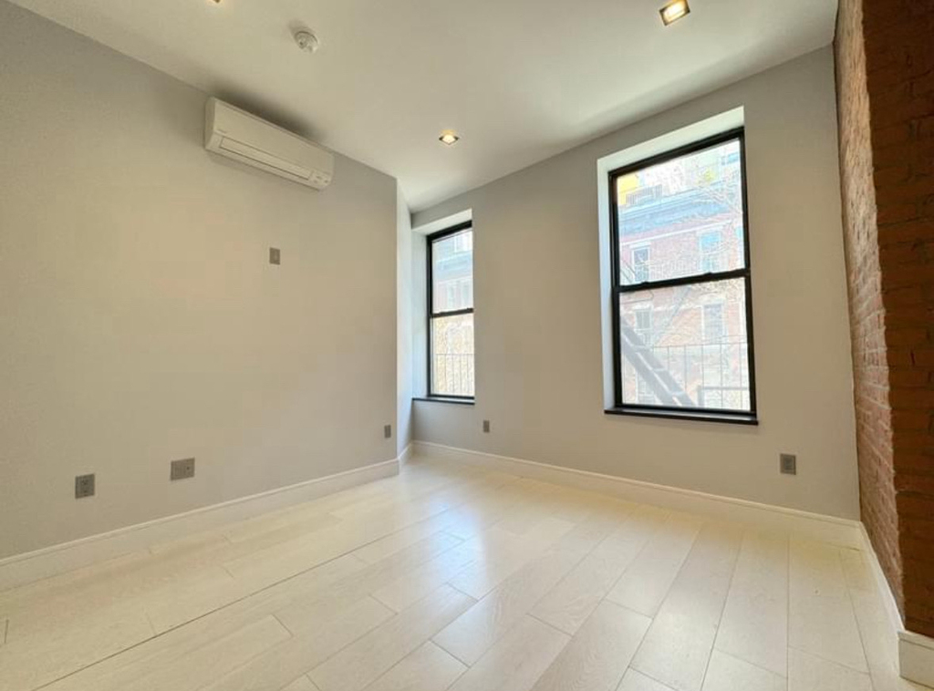 204 East 13th Street - Photo 5