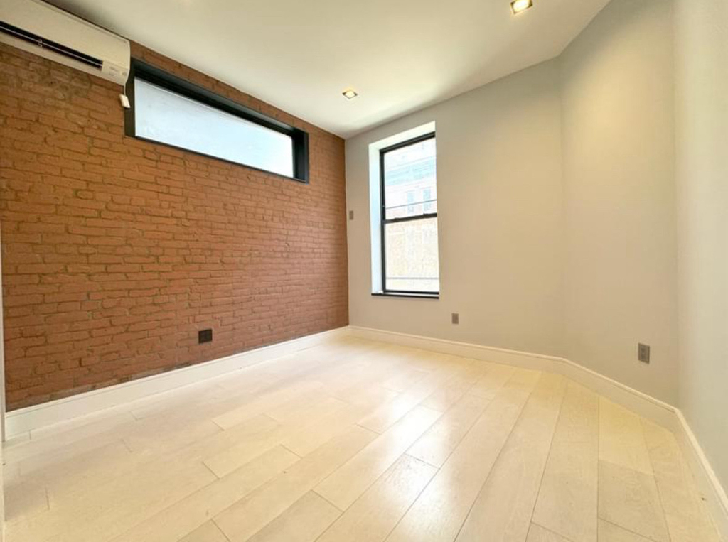 204 East 13th Street - Photo 7