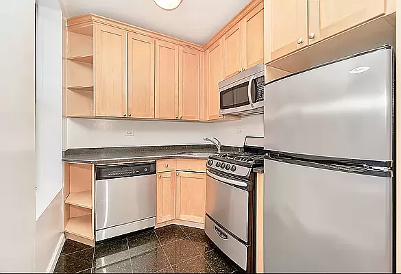 281 Mott Street - Photo 1