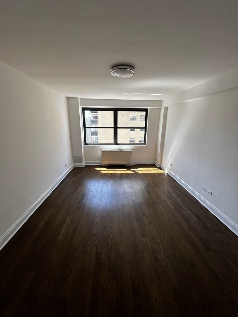 145 East 16th Street - Photo 6