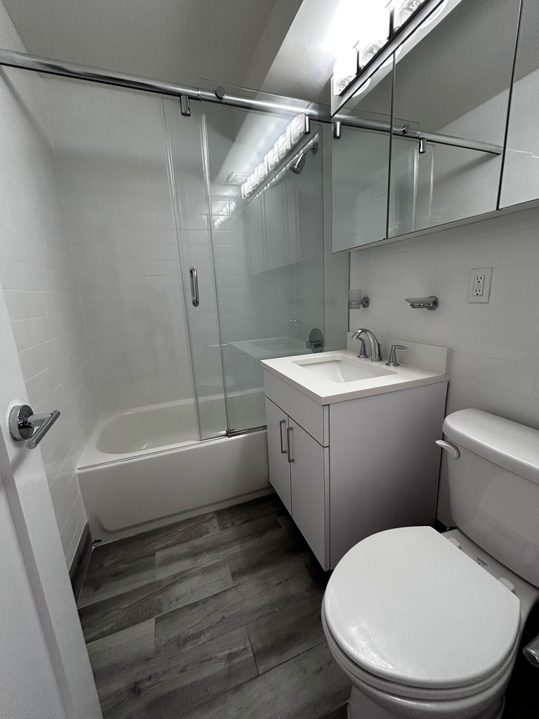 145 East 16th Street - Photo 12