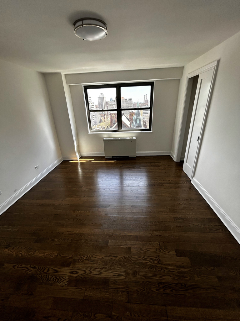 145 East 16th Street - Photo 13