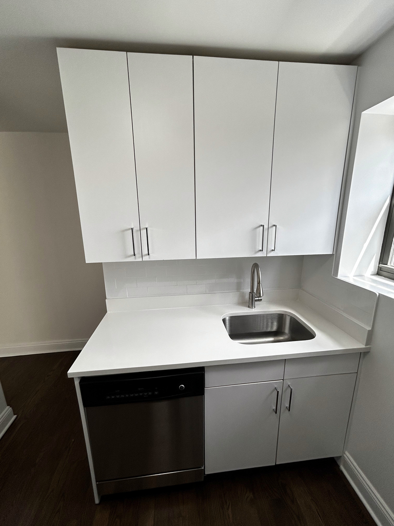 145 East 16th Street - Photo 2