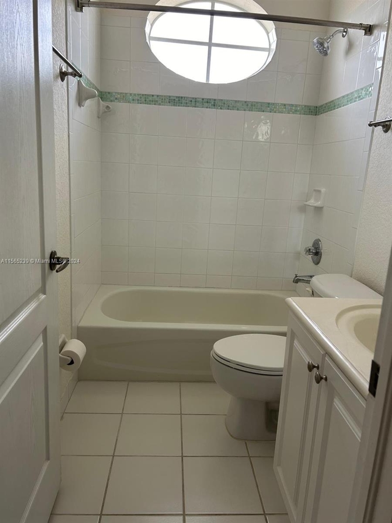 11010 Nw 86th Ter - Photo 24