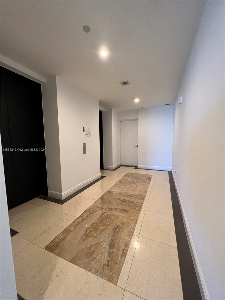 1100 Biscayne Blvd - Photo 19