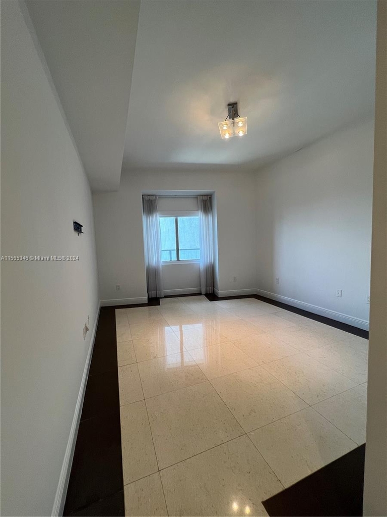 1100 Biscayne Blvd - Photo 20