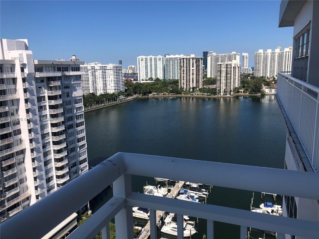 18041 Biscayne Blvd - Photo 10