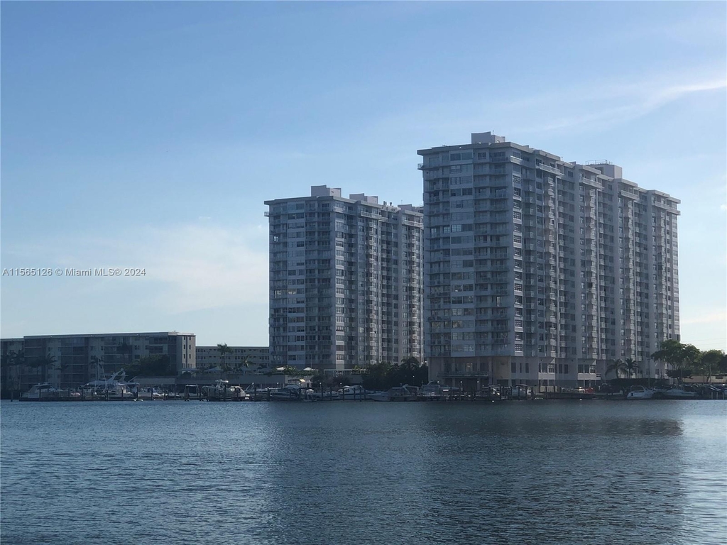 18041 Biscayne Blvd - Photo 20