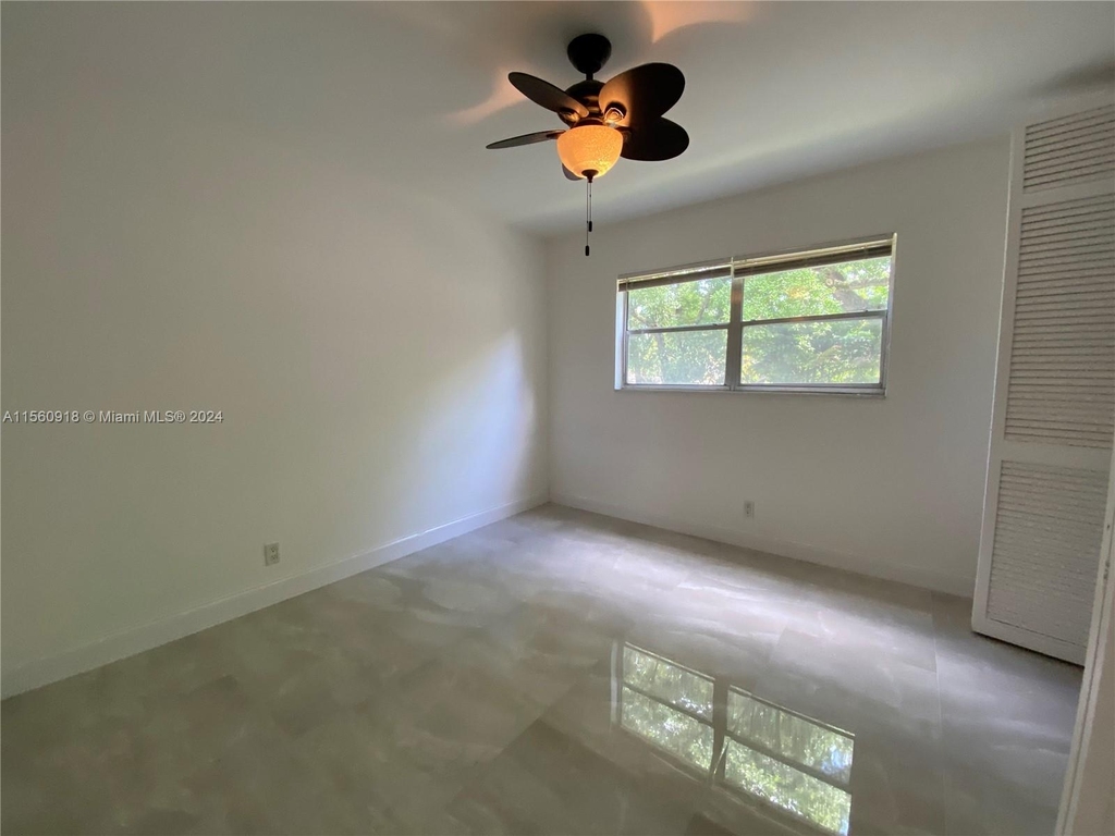 601 Se 5th Ct - Photo 6