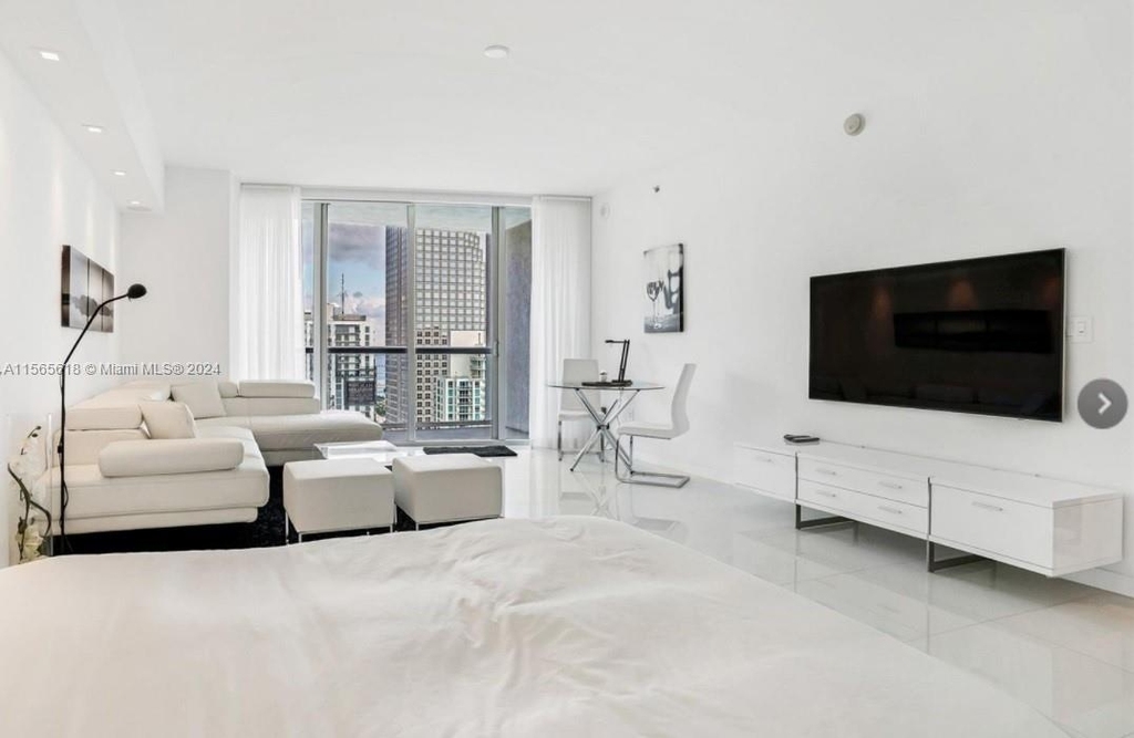 475 Brickell Ave - Photo 3