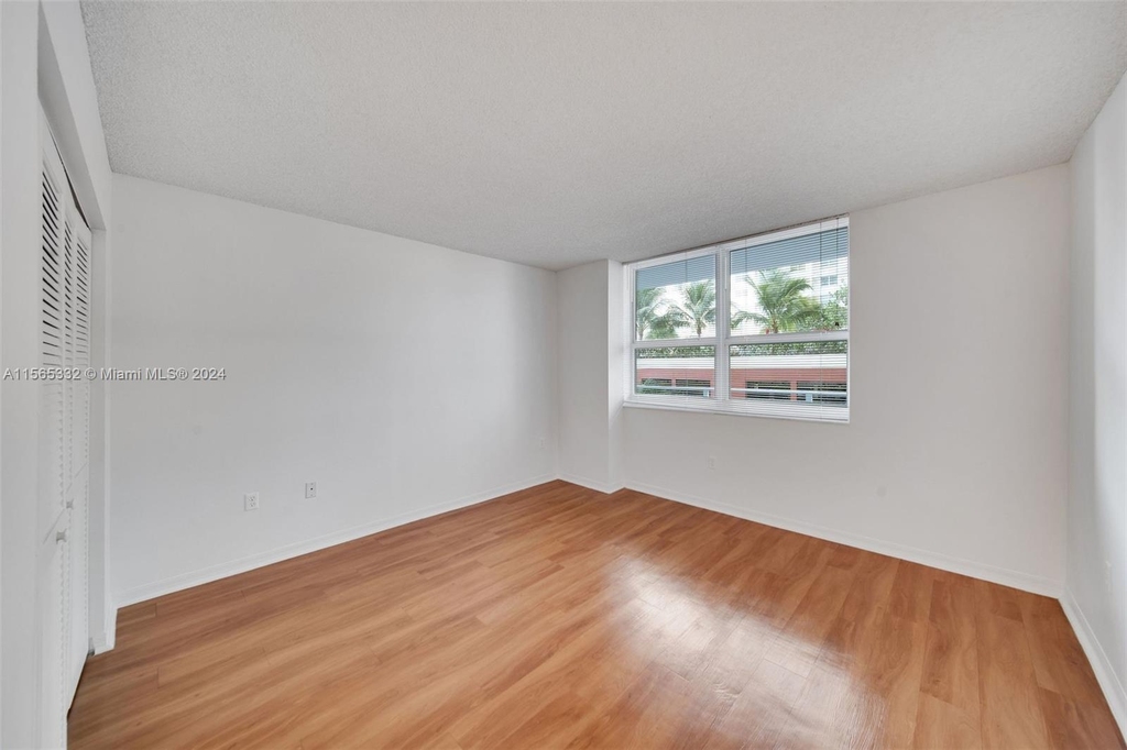 1111 Brickell Bay Dr - Photo 21