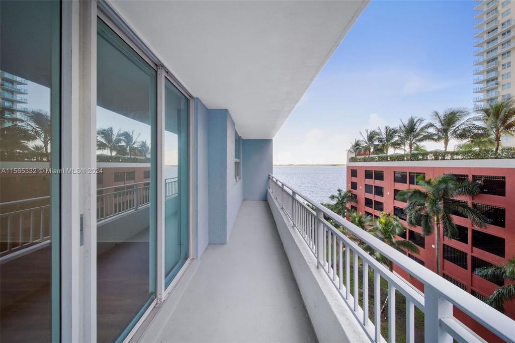 1111 Brickell Bay Dr - Photo 10