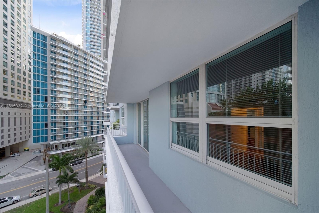 1111 Brickell Bay Dr - Photo 12