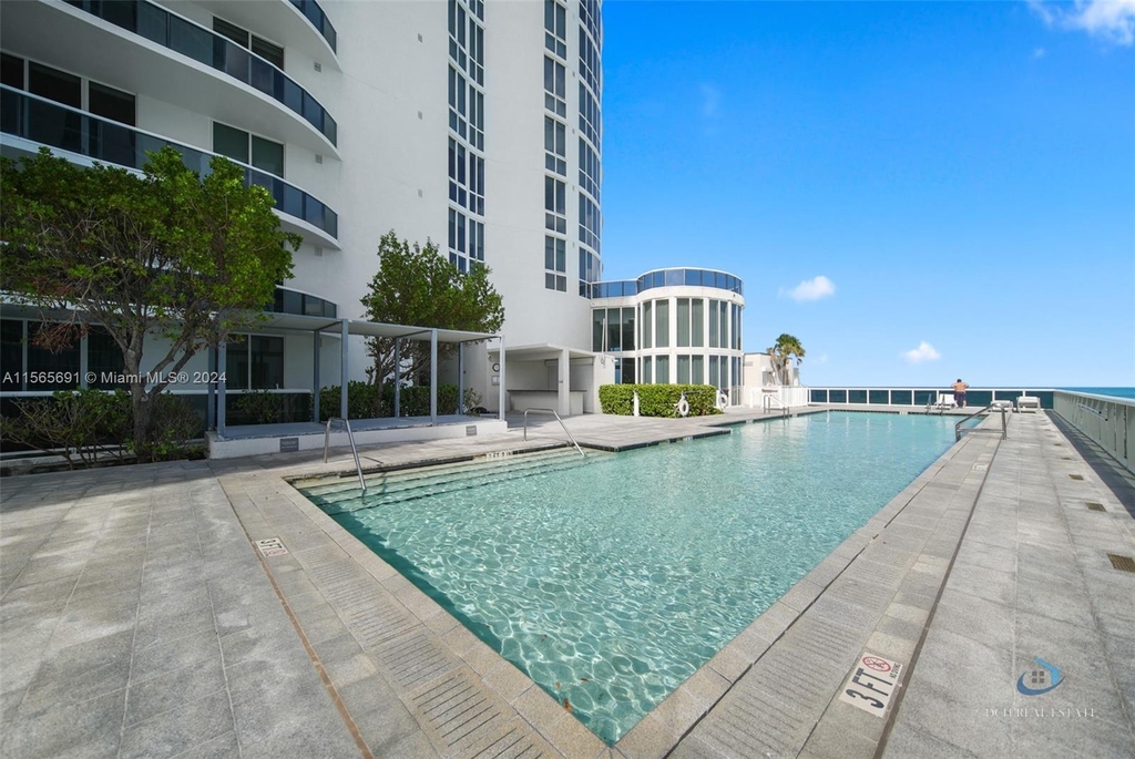 16001 S Collins Avenue - Photo 13