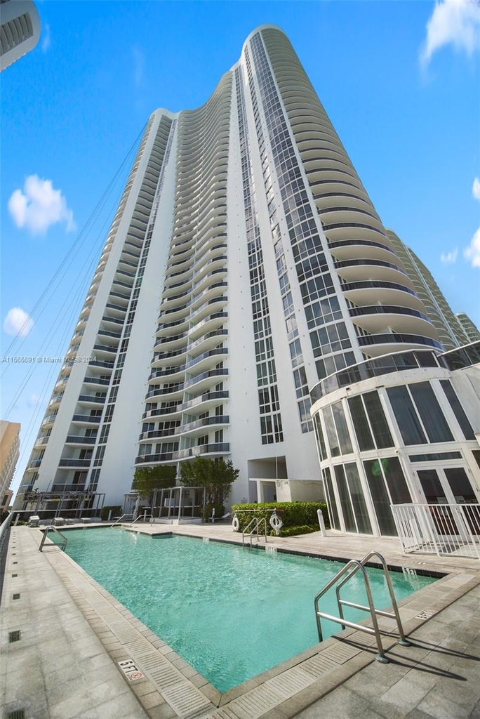 16001 S Collins Avenue - Photo 12