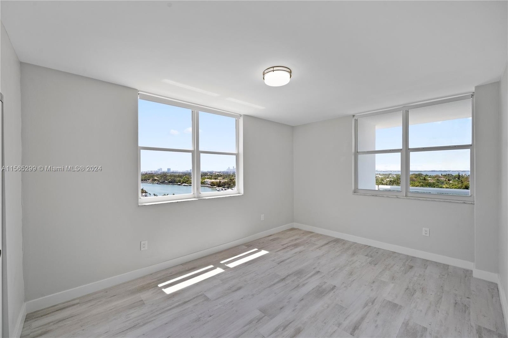 5001 Collins Ave - Photo 16