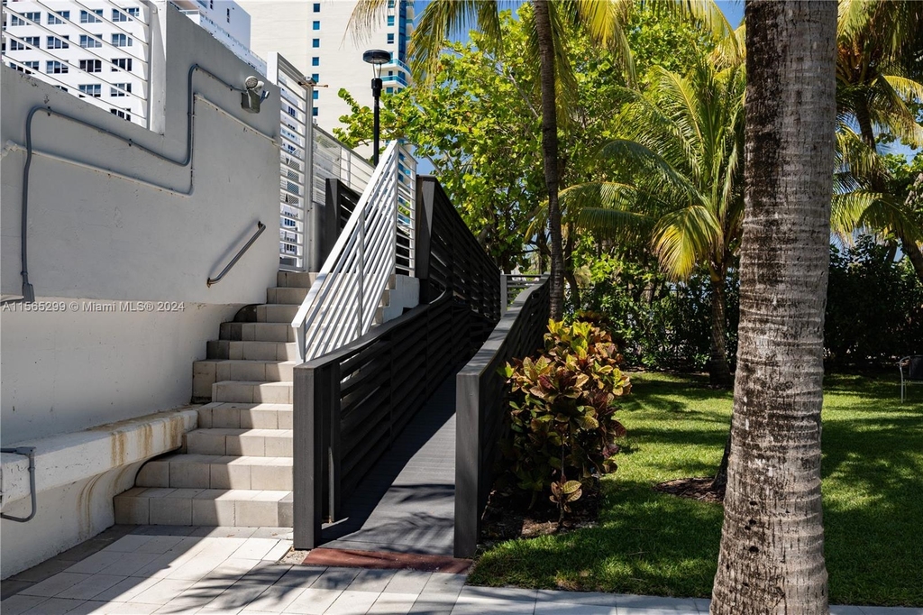 5001 Collins Ave - Photo 44