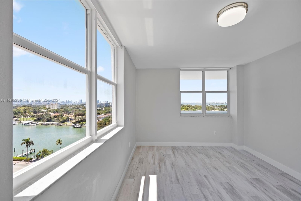 5001 Collins Ave - Photo 2