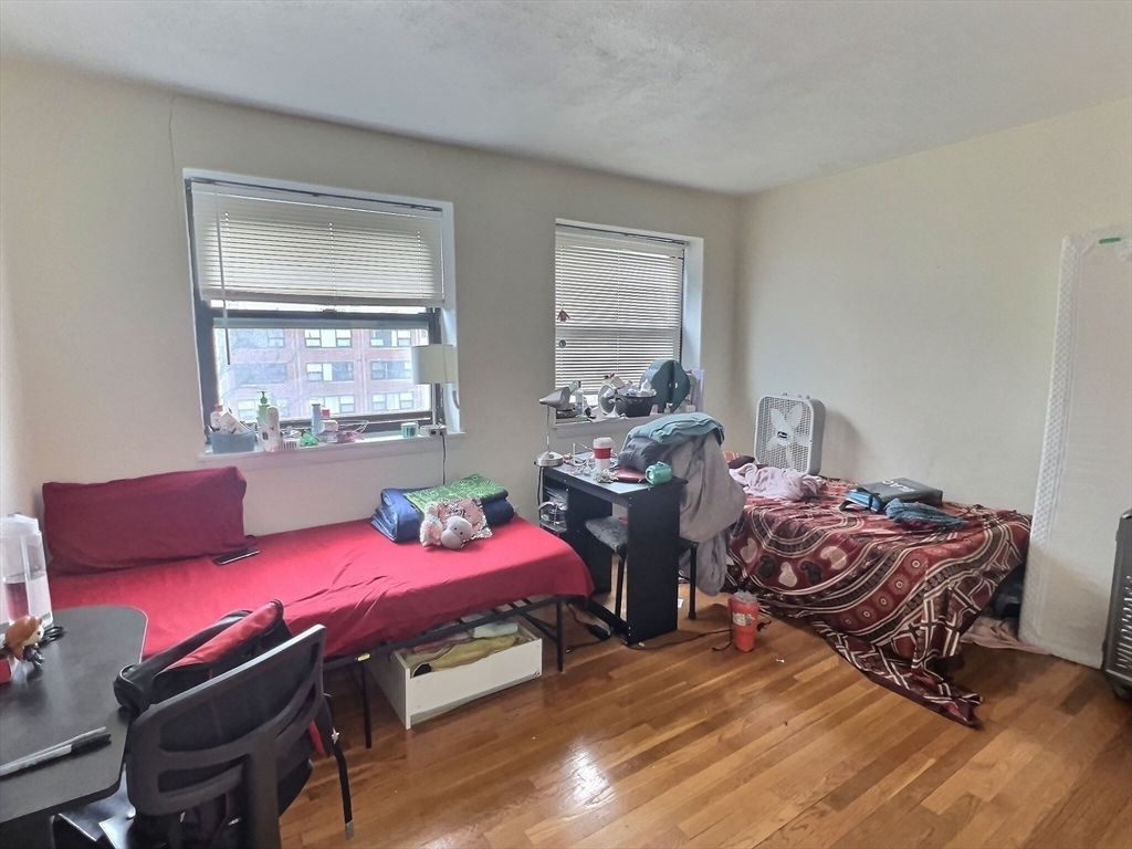 1027 Commonwealth Ave - Photo 3