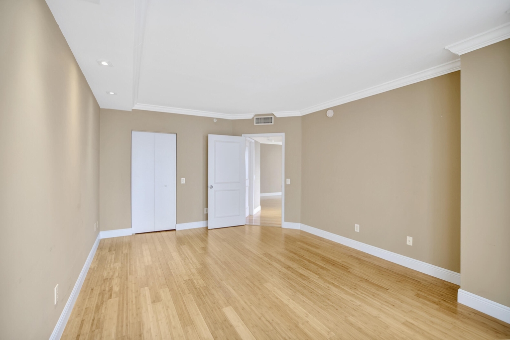 21055 Yacht Club Drive - Photo 43