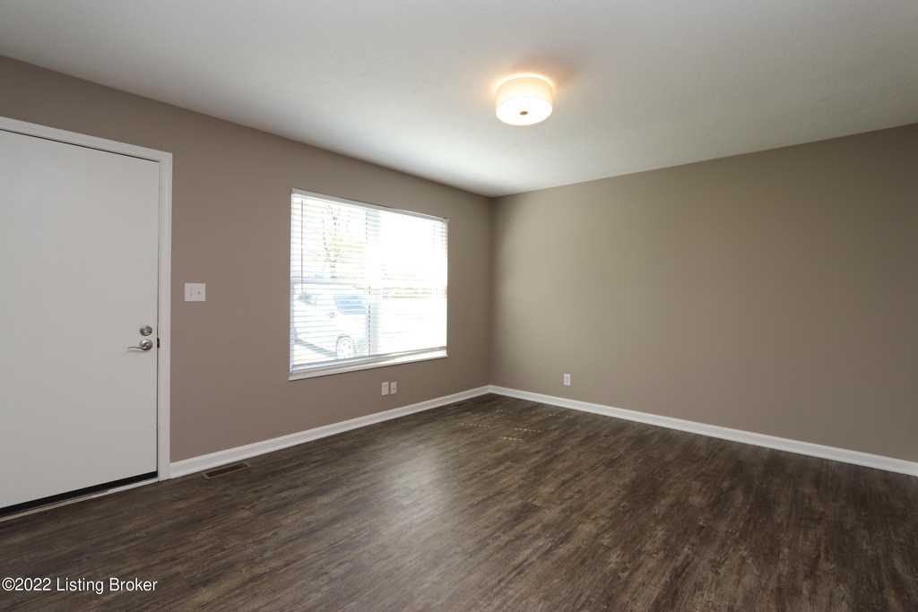 6810 Village Green Blvd - Photo 2