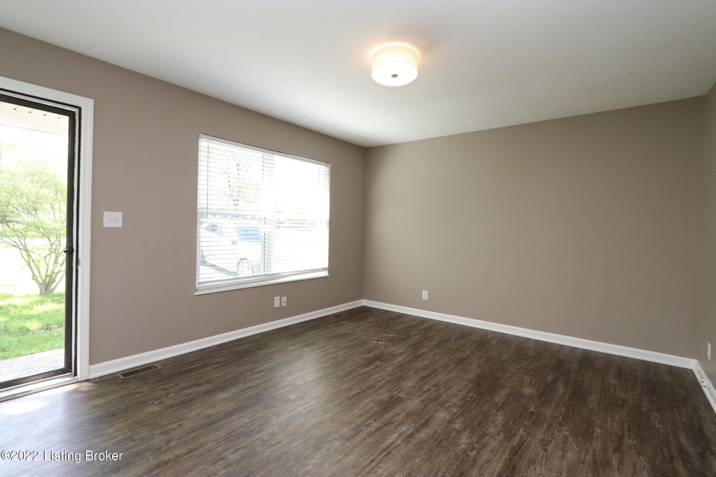 6810 Village Green Blvd - Photo 3