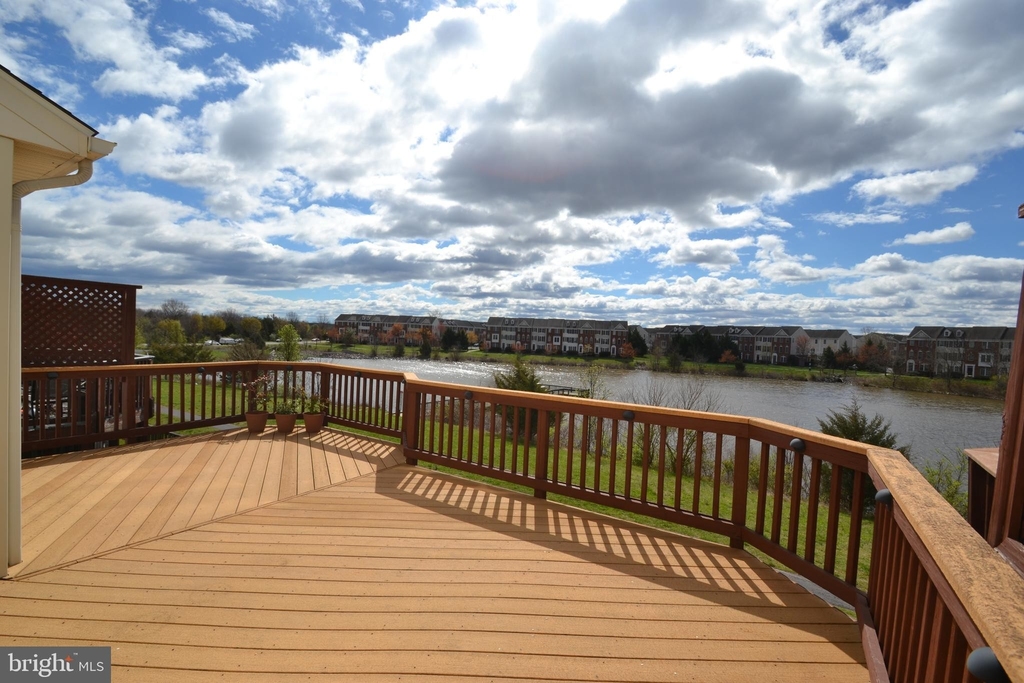 42757 Locklear Terrace - Photo 16