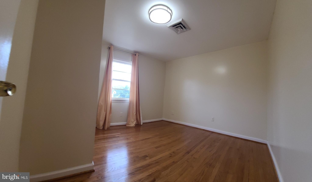 6460 Windham Avenue - Photo 20