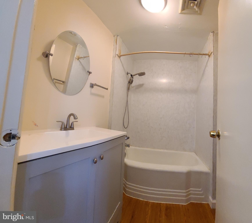 6460 Windham Avenue - Photo 12