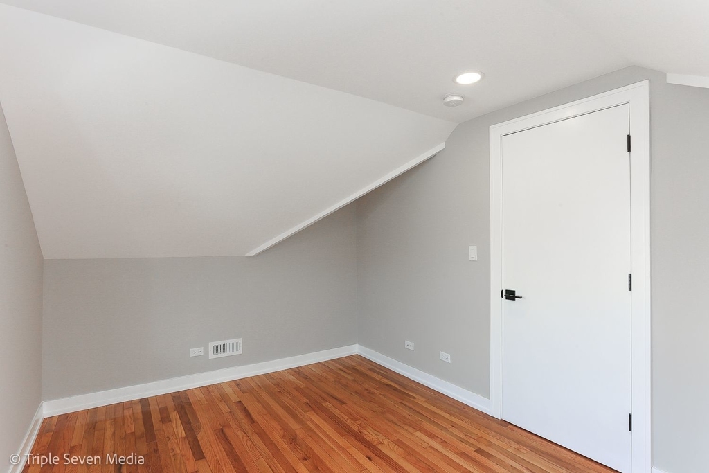 1411 Leaman Place - Photo 2