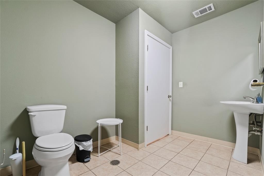 214 E Chambers Street - Photo 8