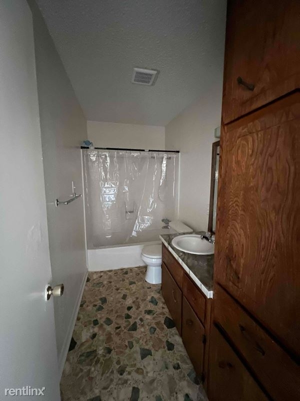 1702 Kirk Ave 203 - Photo 4