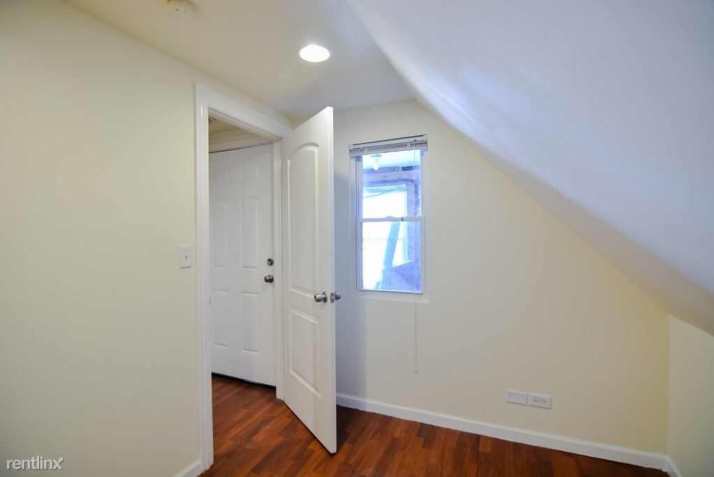 3123 N. Kimball, Unit 6 - Photo 13