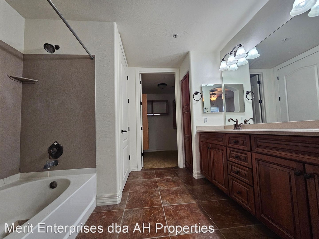 1456 E 9th St #182 - Photo 7