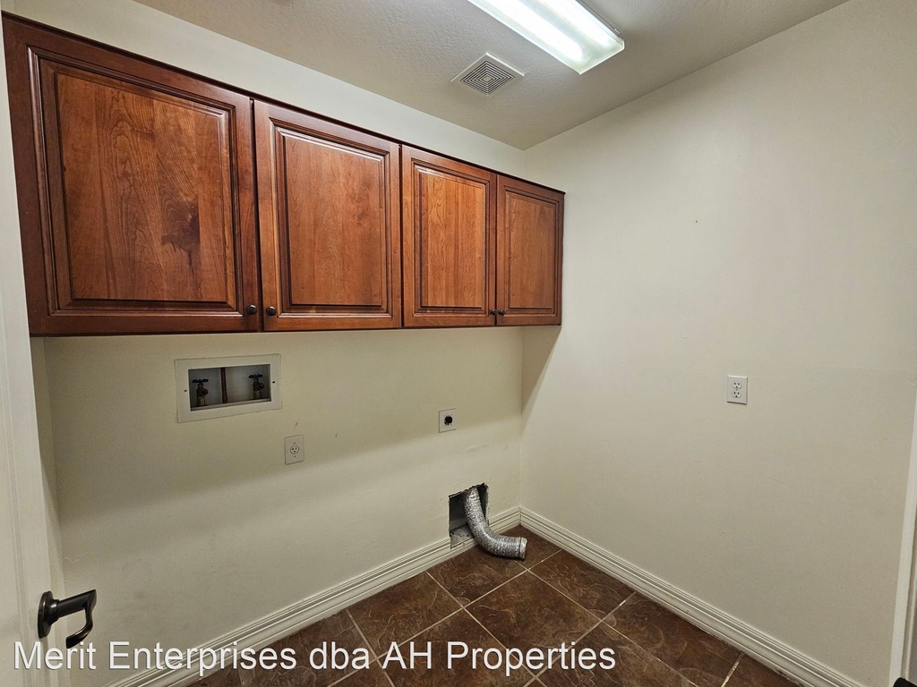 1456 E 9th St #182 - Photo 13