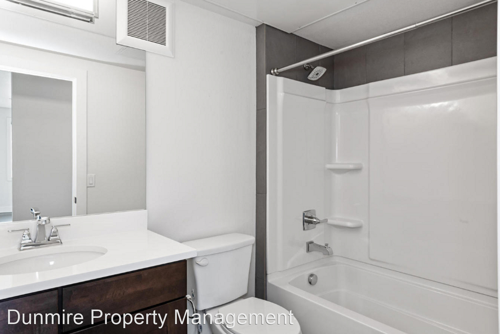 676 West Monument Street - Photo 1