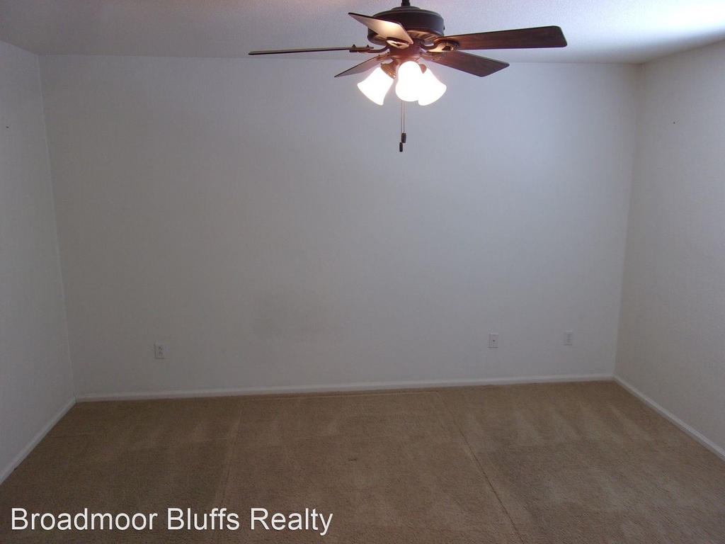 8361 Newbury Way - Photo 9