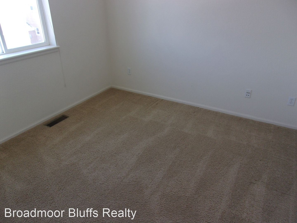 8361 Newbury Way - Photo 12