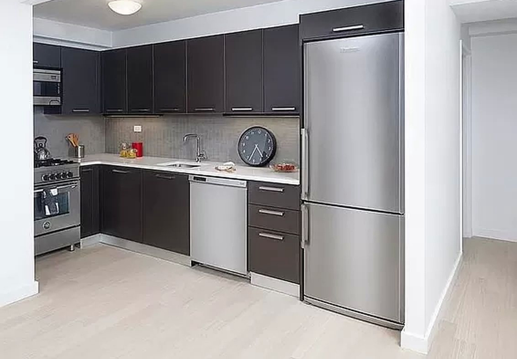East 39th Street - Photo 1