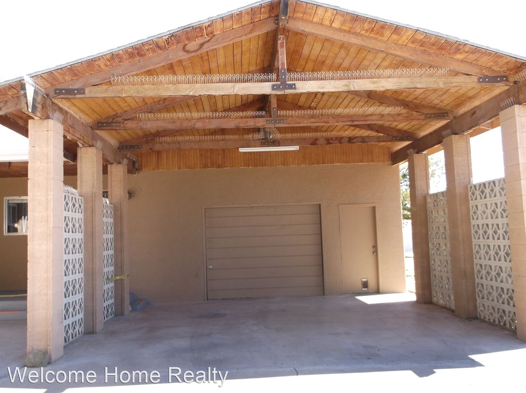 1318 Desert Eve Dr - Photo 2