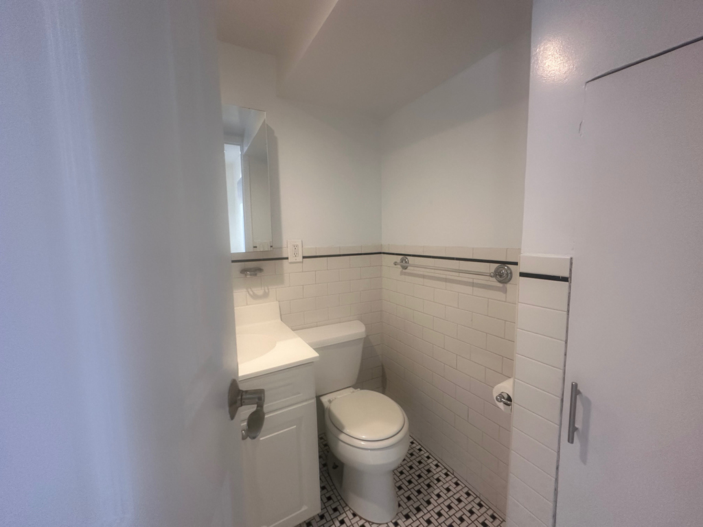 482 West Broadway - Photo 8