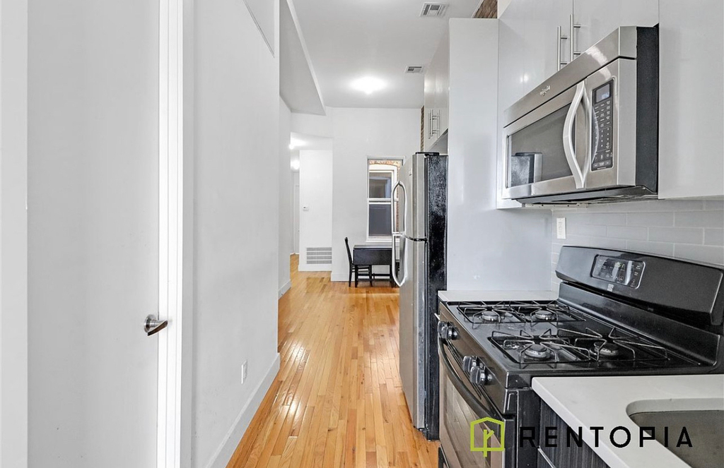 886 Jefferson Street - Photo 2