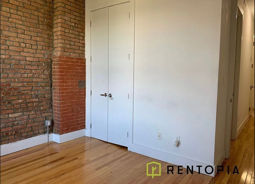 886 Jefferson Street - Photo 9