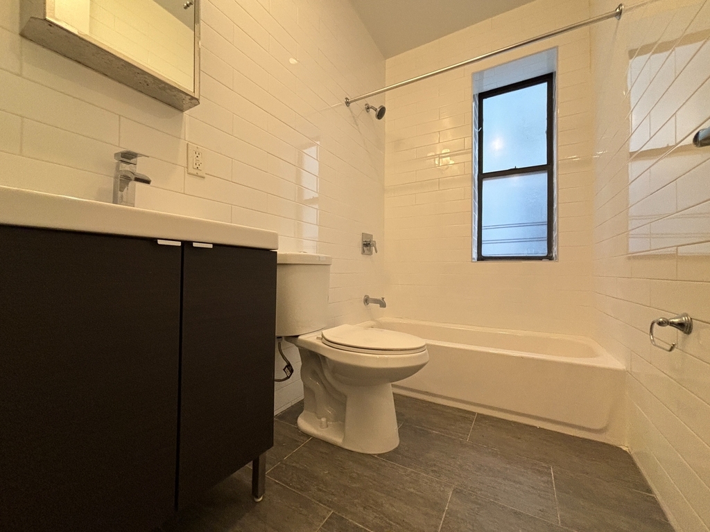 661 W 180th St 3G - Photo 5