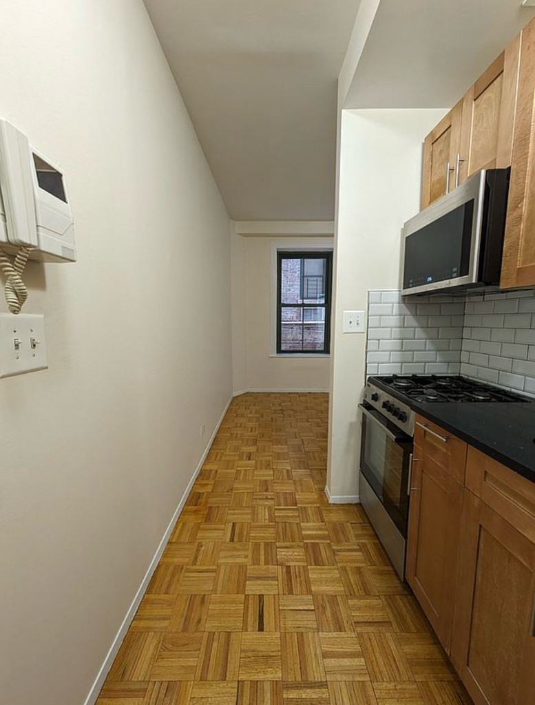 544 East 79th Street - Photo 8