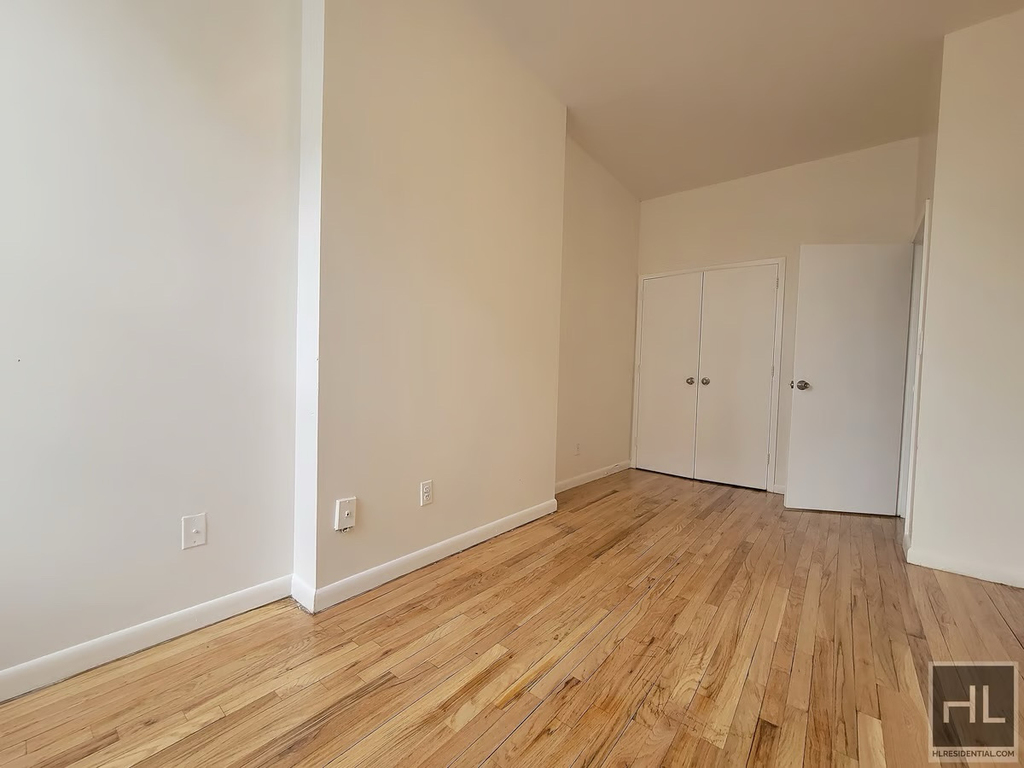 1098 Dekalb Avenue - Photo 2