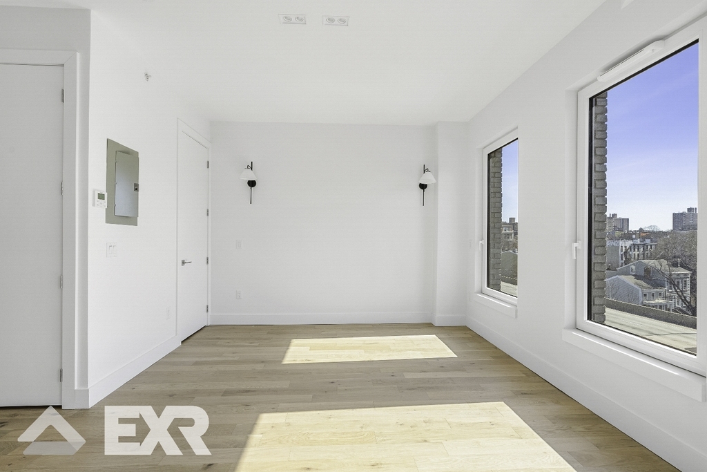 47 Vanderbilt Avenue - Photo 6